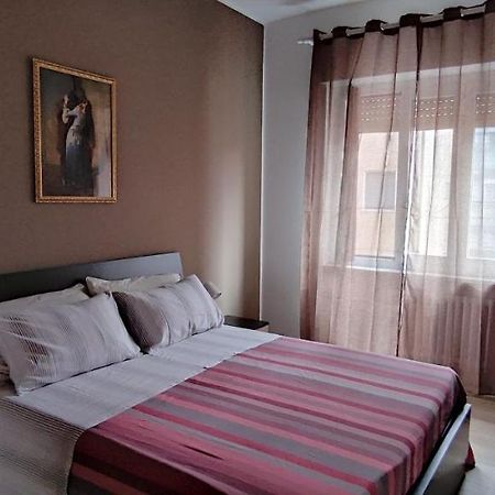Interno Nove - Appartamento A Corsico Esterno foto