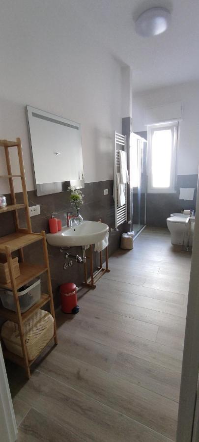 Interno Nove - Appartamento A Corsico Esterno foto