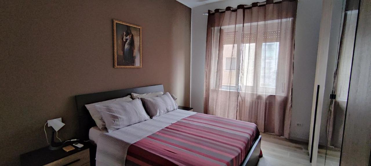 Interno Nove - Appartamento A Corsico Esterno foto